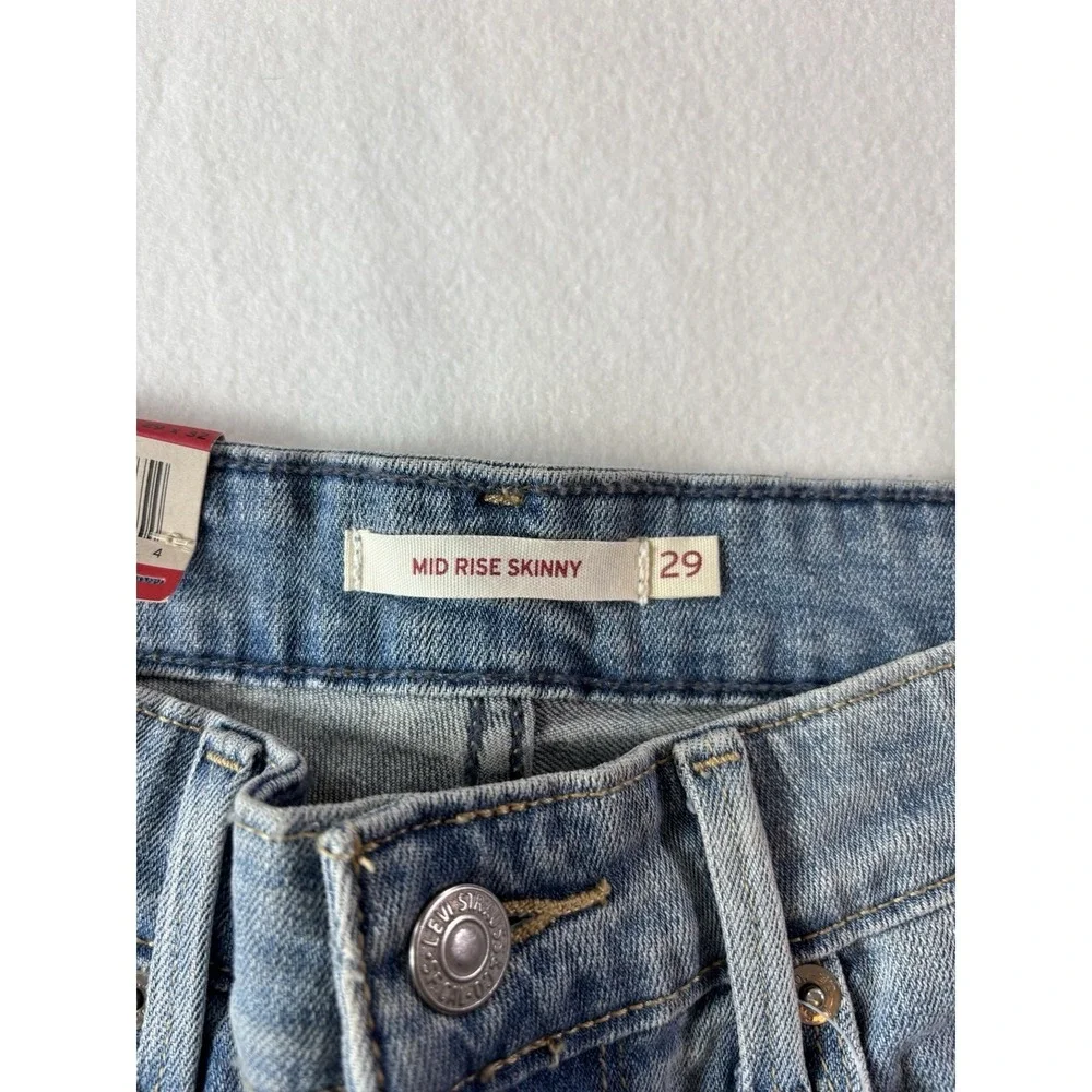 WOMEN'S LEVIS JEANS W29 L32 Mid Rise Skinny Blue Denim Light Wash NEW With Tags - Picture 3 of 13